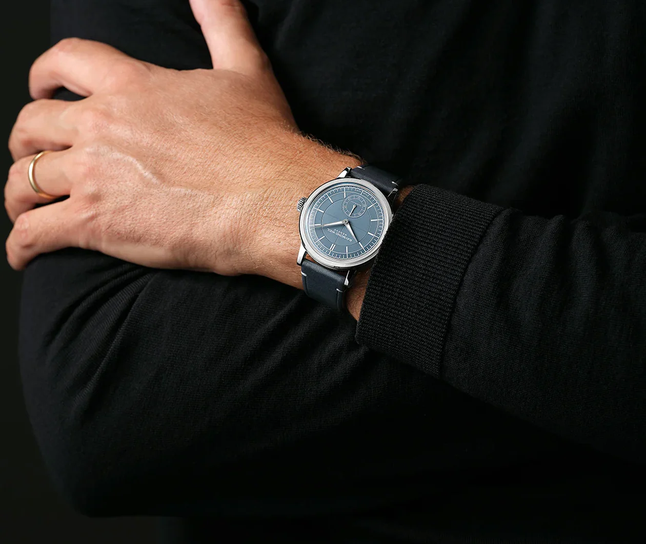 Millesime Men's Automatic Navy Blue Leather Strap Watch - Image 7