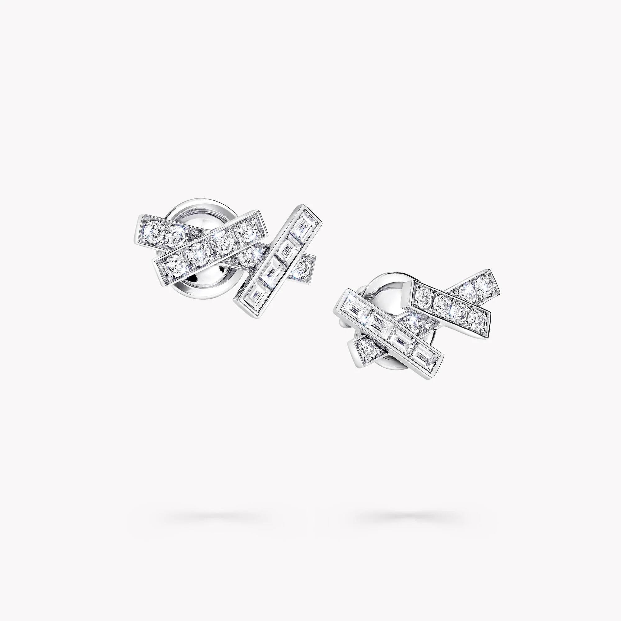 Threads Diamond Mini Earrings - Image 3
